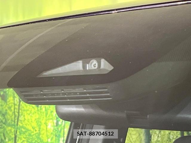 Toyota NOAH 2023-07 8283587-4