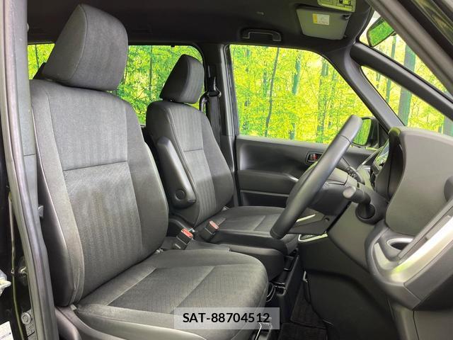 Toyota NOAH 2023-07 8283587-6