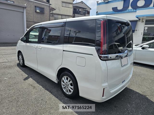 Toyota NOAH 2020-12 8283695-1