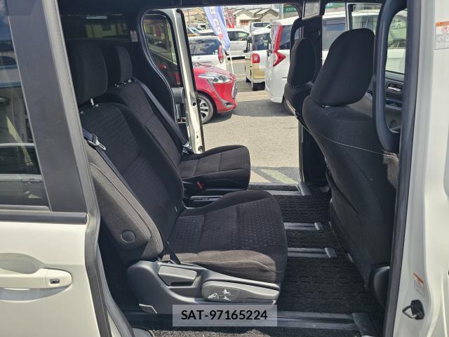 Toyota NOAH 2020-12 8283695-5