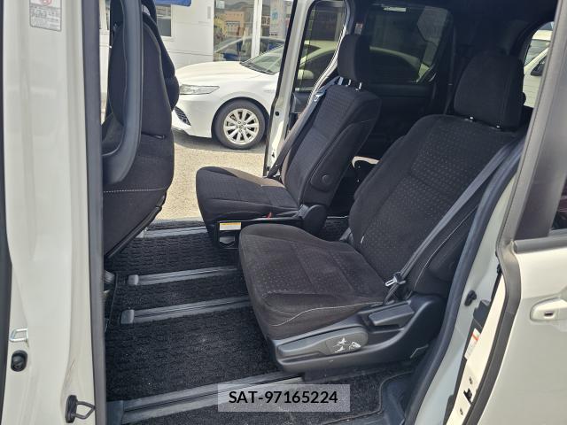 Toyota NOAH 2020-12 8283695-6