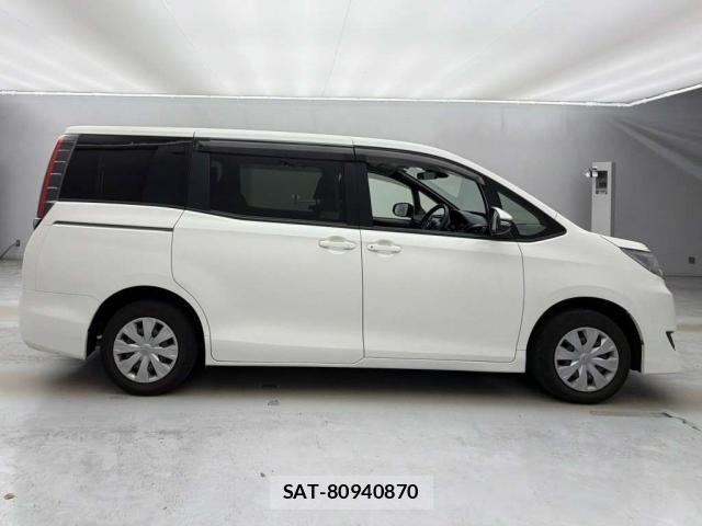 Toyota NOAH 2019-07 8283854-10