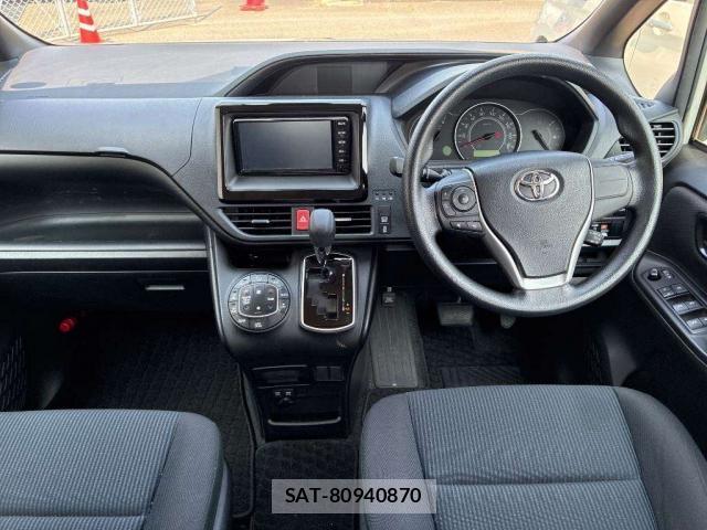 Toyota NOAH 2019-07 8283854-4