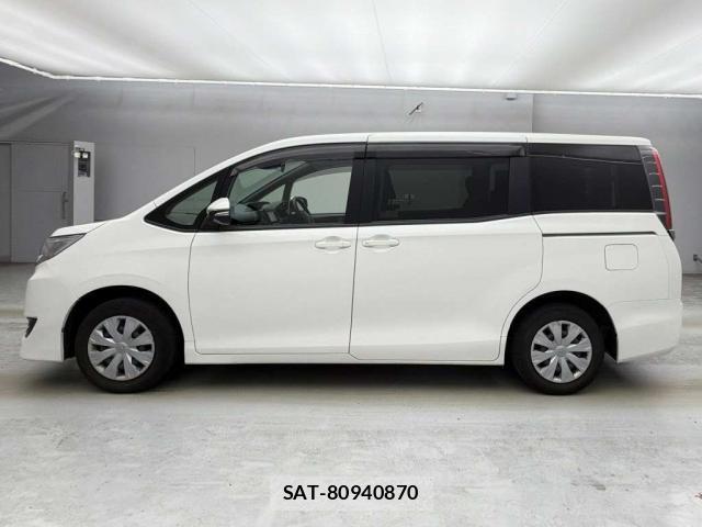 Toyota NOAH 2019-07 8283854-9