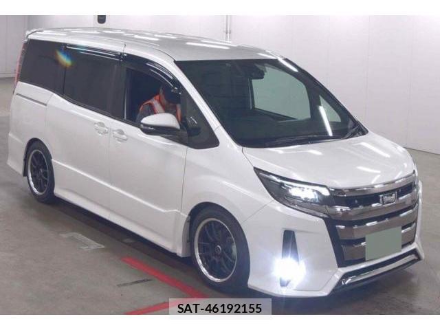 Toyota NOAH 2018-08 8283858-0