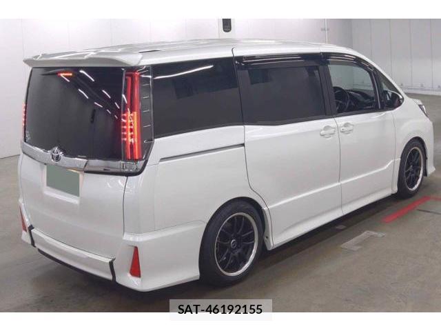 Toyota NOAH 2018-08 8283858-2