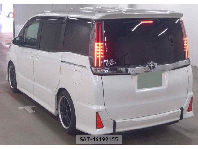Toyota NOAH 2018-08 8283858-3