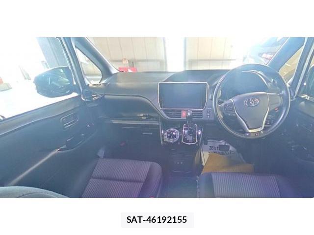 Toyota NOAH 2018-08 8283858-4