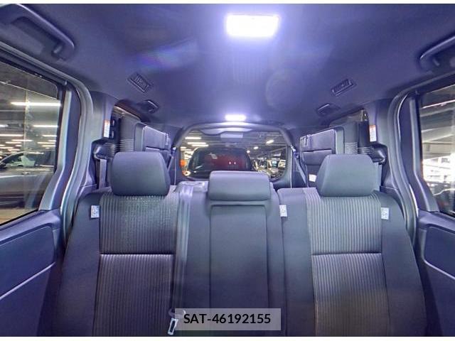 Toyota NOAH 2018-08 8283858-6