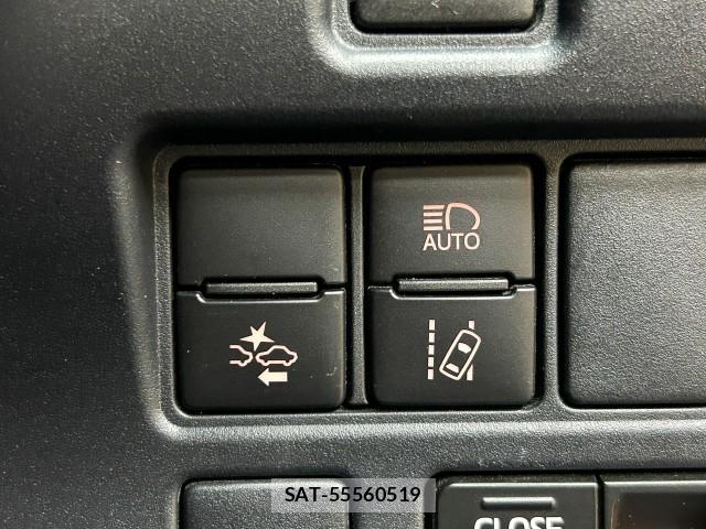 Toyota NOAH 2018-03 8283865-15