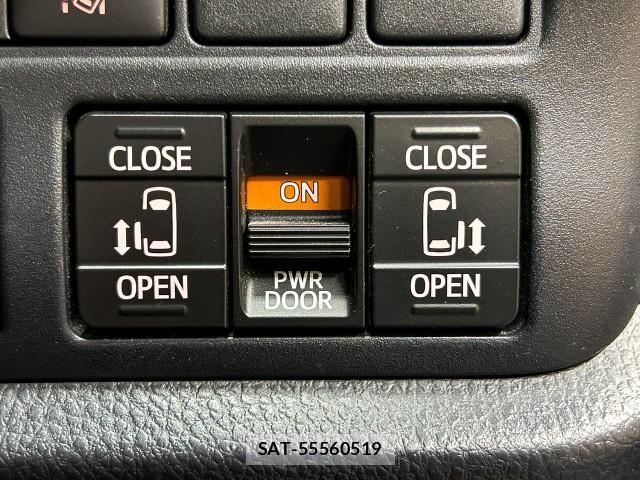 Toyota NOAH 2018-03 8283865-16