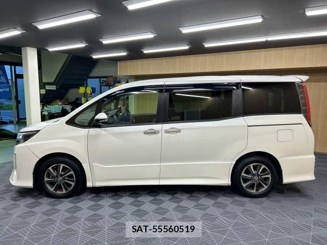 Toyota NOAH 2018-03 8283865-3