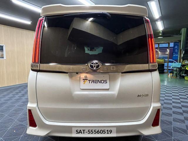 Toyota NOAH 2018-03 8283865-5