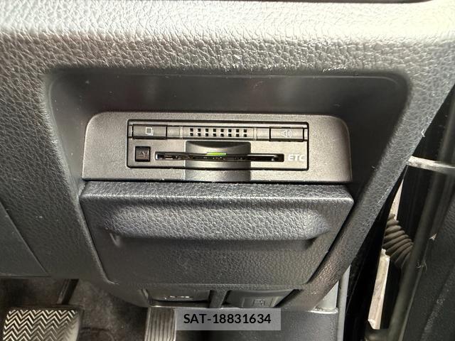 Toyota NOAH 2014-03 8284094-17