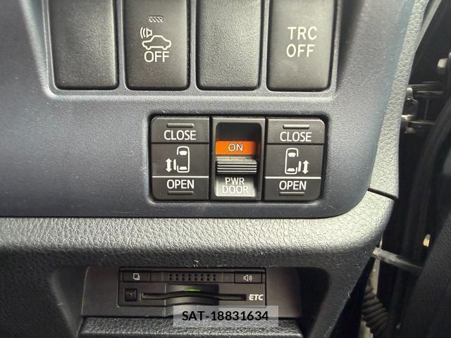Toyota NOAH 2014-03 8284094-19