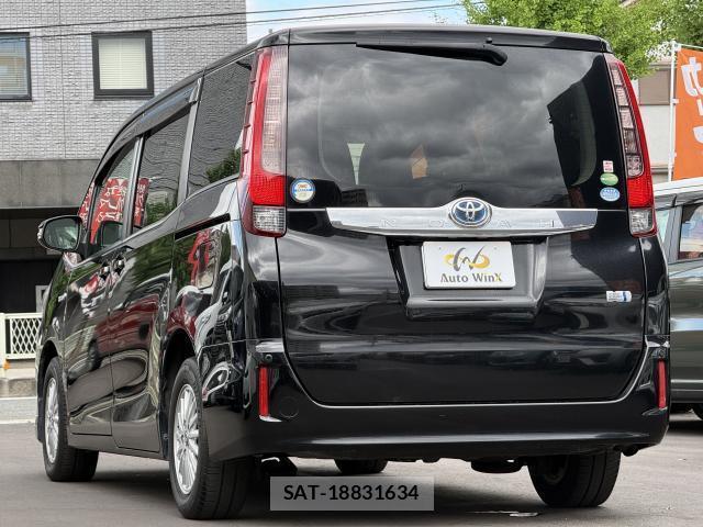Toyota NOAH 2014-03 8284094-3