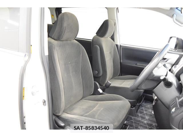 Toyota NOAH 2012-03 8284326-17