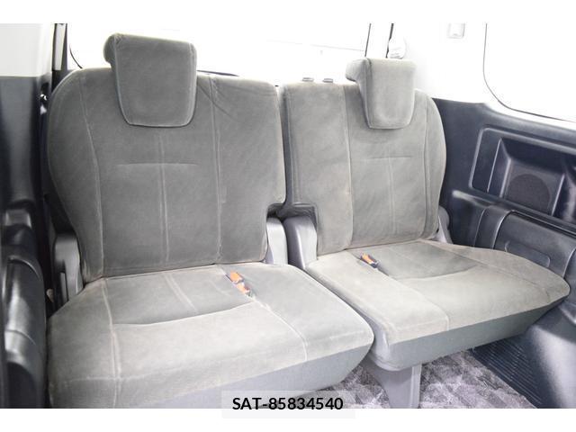 Toyota NOAH 2012-03 8284326-19