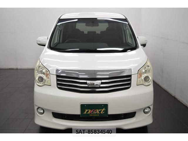 Toyota NOAH 2012-03 8284326-6