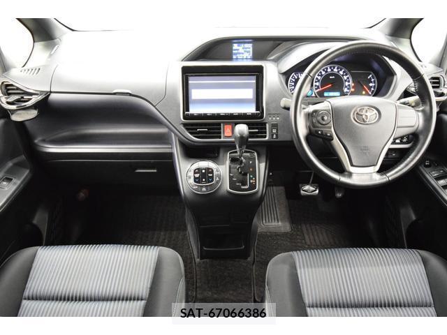 Toyota NOAH 2014-02 8284327-10
