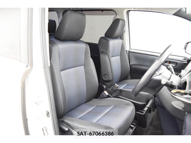 Toyota NOAH 2014-02 8284327-16