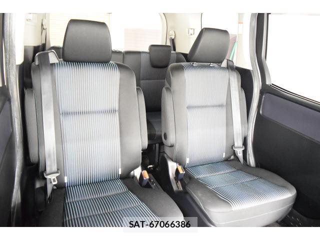 Toyota NOAH 2014-02 8284327-17