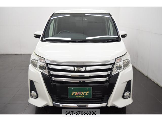 Toyota NOAH 2014-02 8284327-6