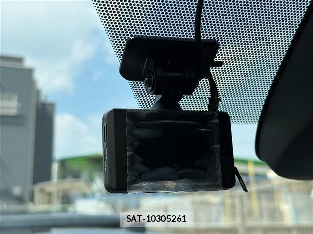 Toyota NOAH 2022-07 8284448-17