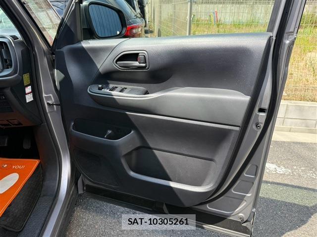 Toyota NOAH 2022-07 8284448-18