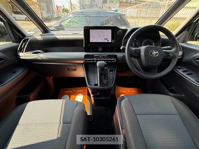 Toyota NOAH 2022-07 8284448-2