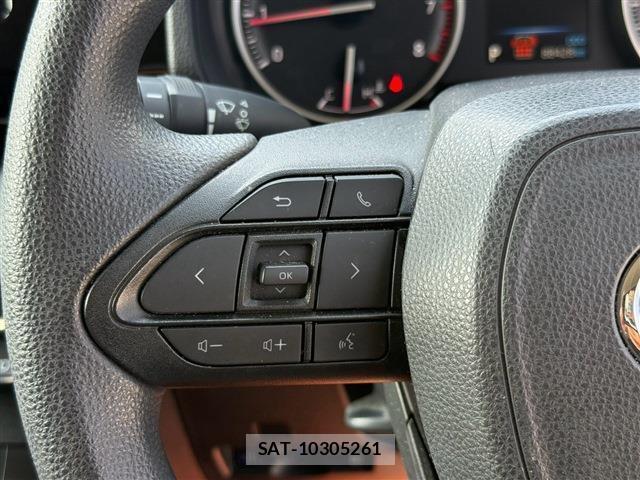 Toyota NOAH 2022-07 8284448-8