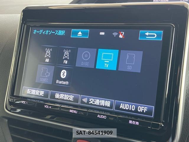 Toyota NOAH 2018-01 8285032-12