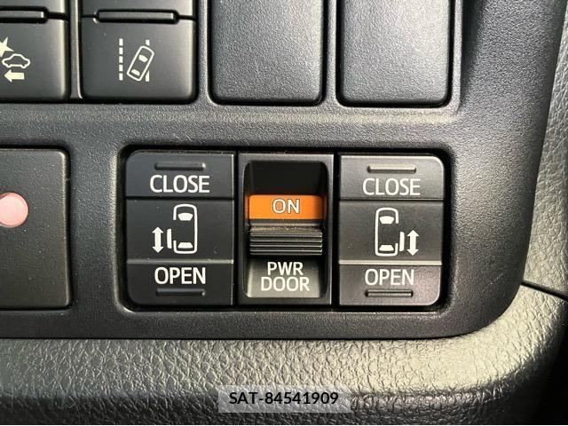 Toyota NOAH 2018-01 8285032-17