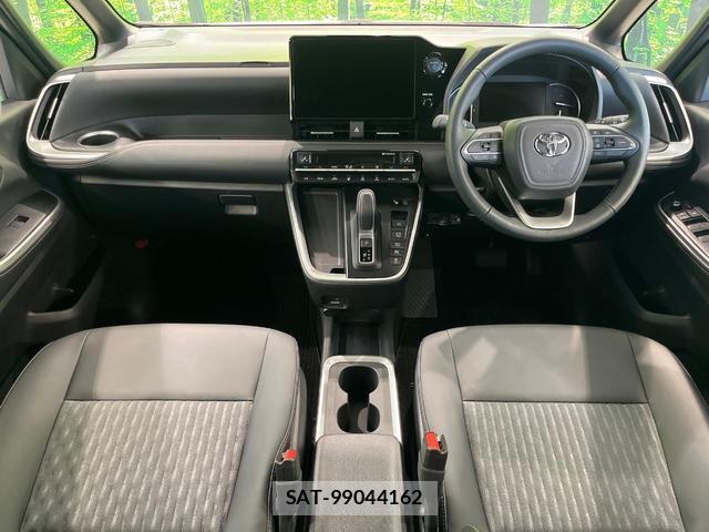 Toyota NOAH 2025-11 8285180-1