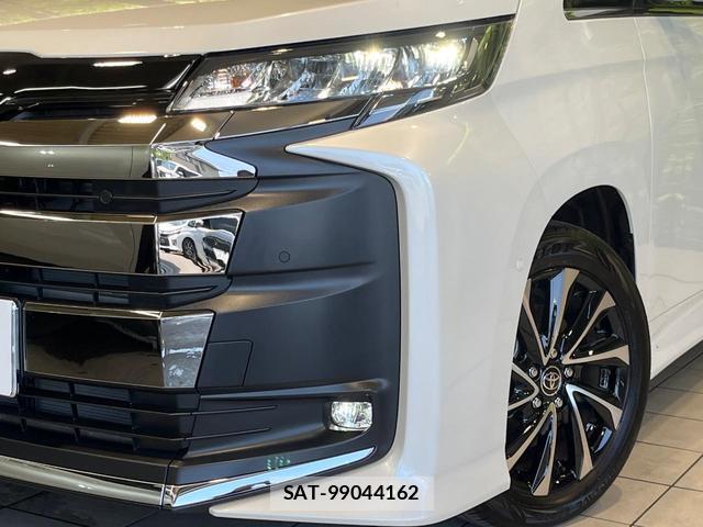 Toyota NOAH 2025-11 8285180-12