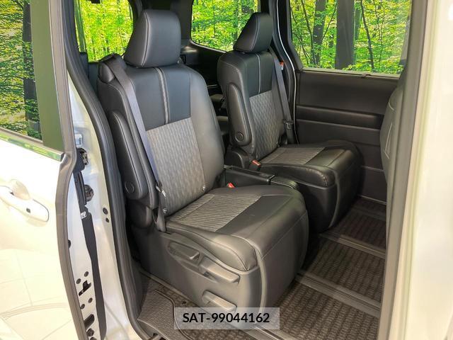 Toyota NOAH 2025-11 8285180-8