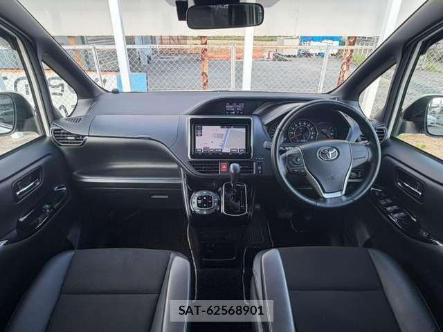 Toyota NOAH 2018-01 8285258-1