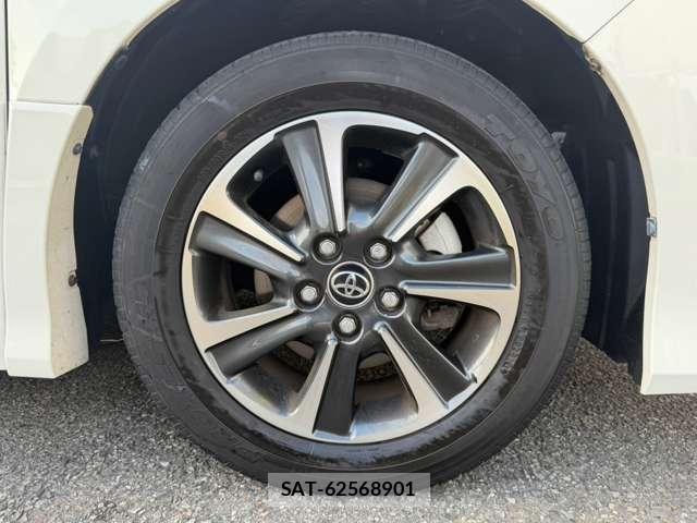 Toyota NOAH 2018-01 8285258-17