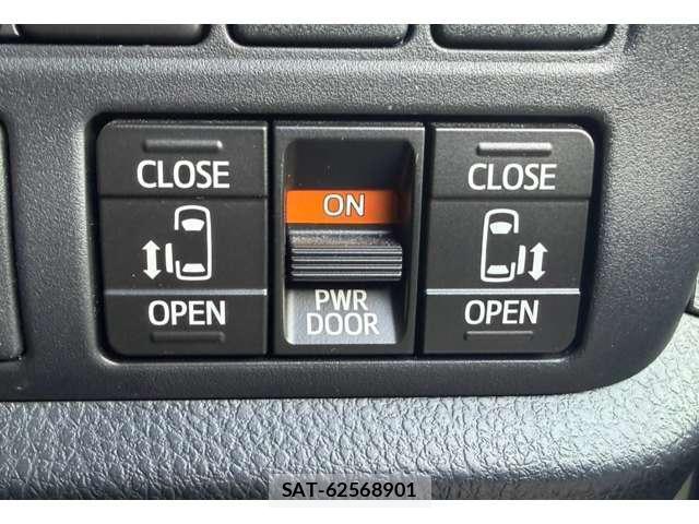 Toyota NOAH 2018-01 8285258-2
