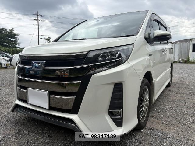Toyota NOAH 2018-08 8285271-0