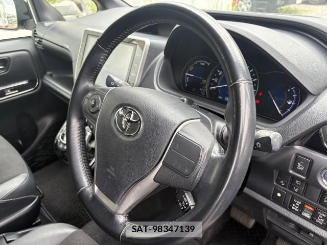 Toyota NOAH 2018-08 8285271-2