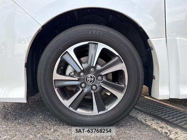 Toyota NOAH 2021-03 8285411-12