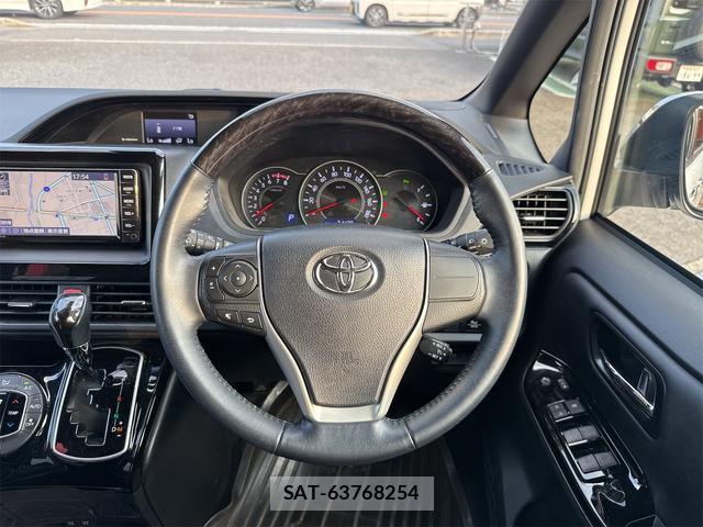 Toyota NOAH 2021-03 8285411-14