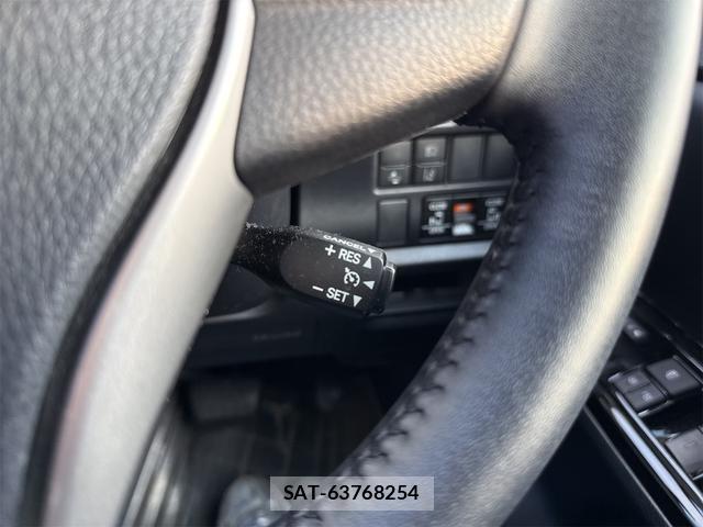 Toyota NOAH 2021-03 8285411-16