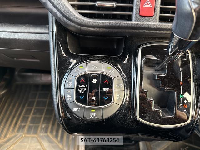 Toyota NOAH 2021-03 8285411-19