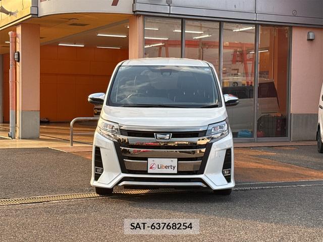 Toyota NOAH 2021-03 8285411-4