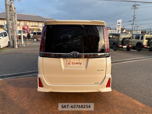 Toyota NOAH 2021-03 8285411-8