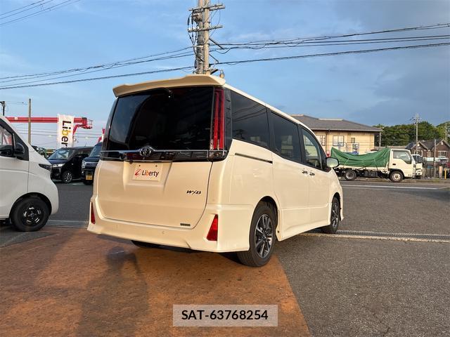 Toyota NOAH 2021-03 8285411-9