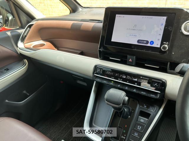 Toyota NOAH 2022-04 8285445-10