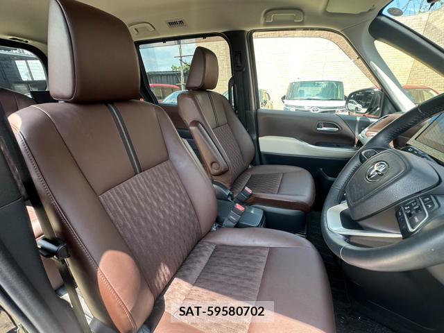 Toyota NOAH 2022-04 8285445-17